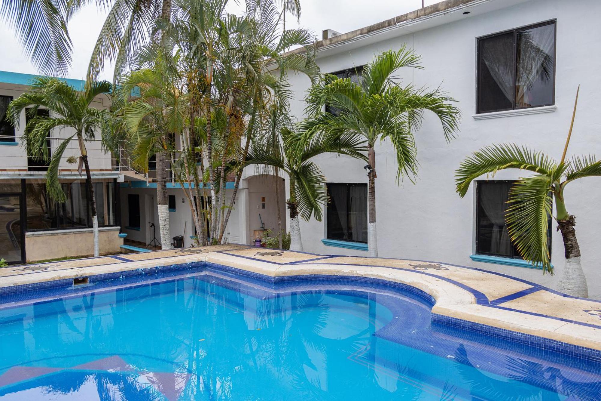 Oyo Hotel Marias,Aeropuerto Internacional De 切图马尔 外观 照片