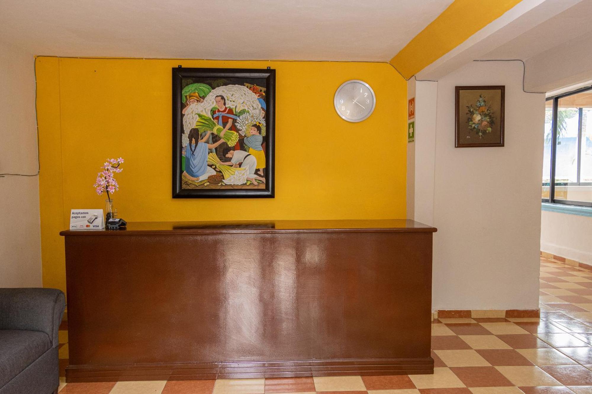 Oyo Hotel Marias,Aeropuerto Internacional De 切图马尔 外观 照片