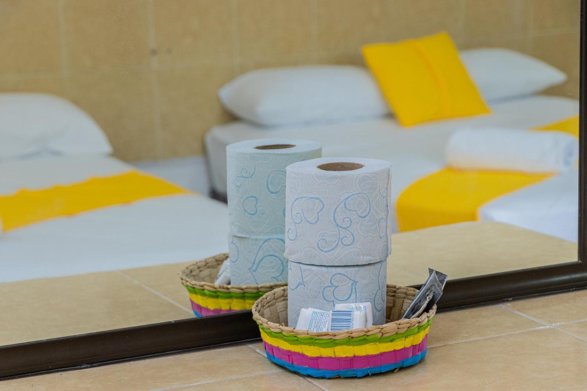 Oyo Hotel Marias,Aeropuerto Internacional De 切图马尔 外观 照片