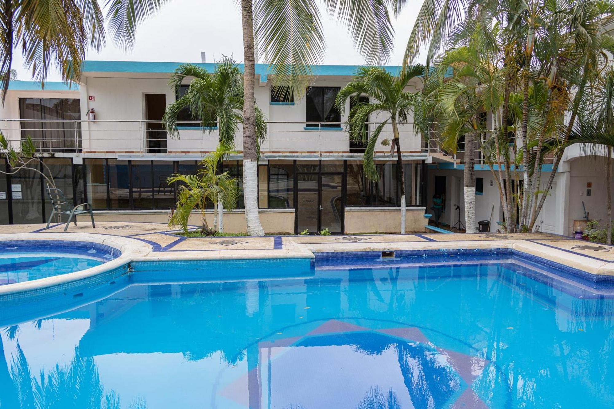 Oyo Hotel Marias,Aeropuerto Internacional De 切图马尔 外观 照片